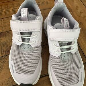 On Cloud Kids Size K12 Sneakers- NWOT